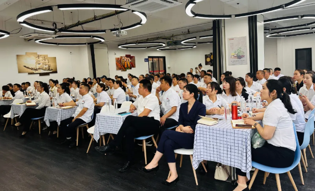 “食”刻守護，安全相伴！華逸府食品安全及營養(yǎng)健康知識專項培訓